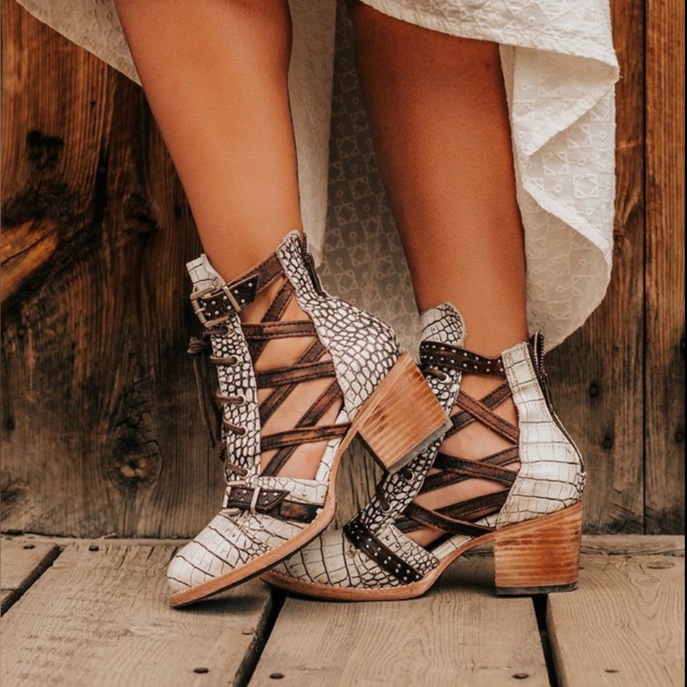 Sold!! Freebird Cheyenne White Croco size 11 (fits like 10/10.5)